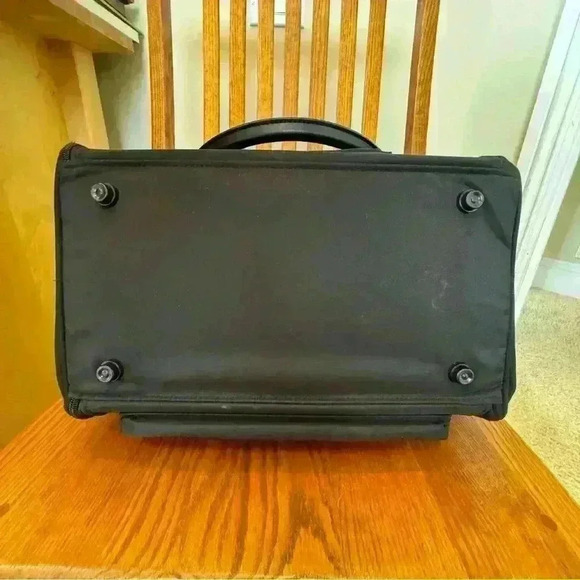 Celltei Lite Dog Carrier Sturdy Windows Crossbody Strap 53โ Black 12.5โx11โx9โ - Picture 8 of 14